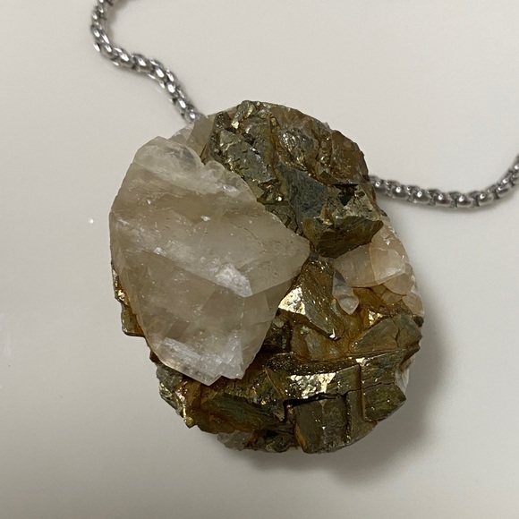 Natural White Crystal & Gold Pyrite Necklace - Women Jewelry - Picture 6 of 6